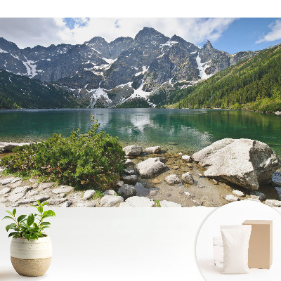 Munții reflectați în lac