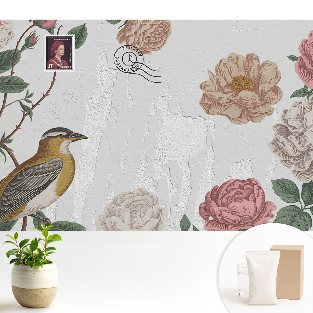 Flori și o pasăre pe fundalul peretelui