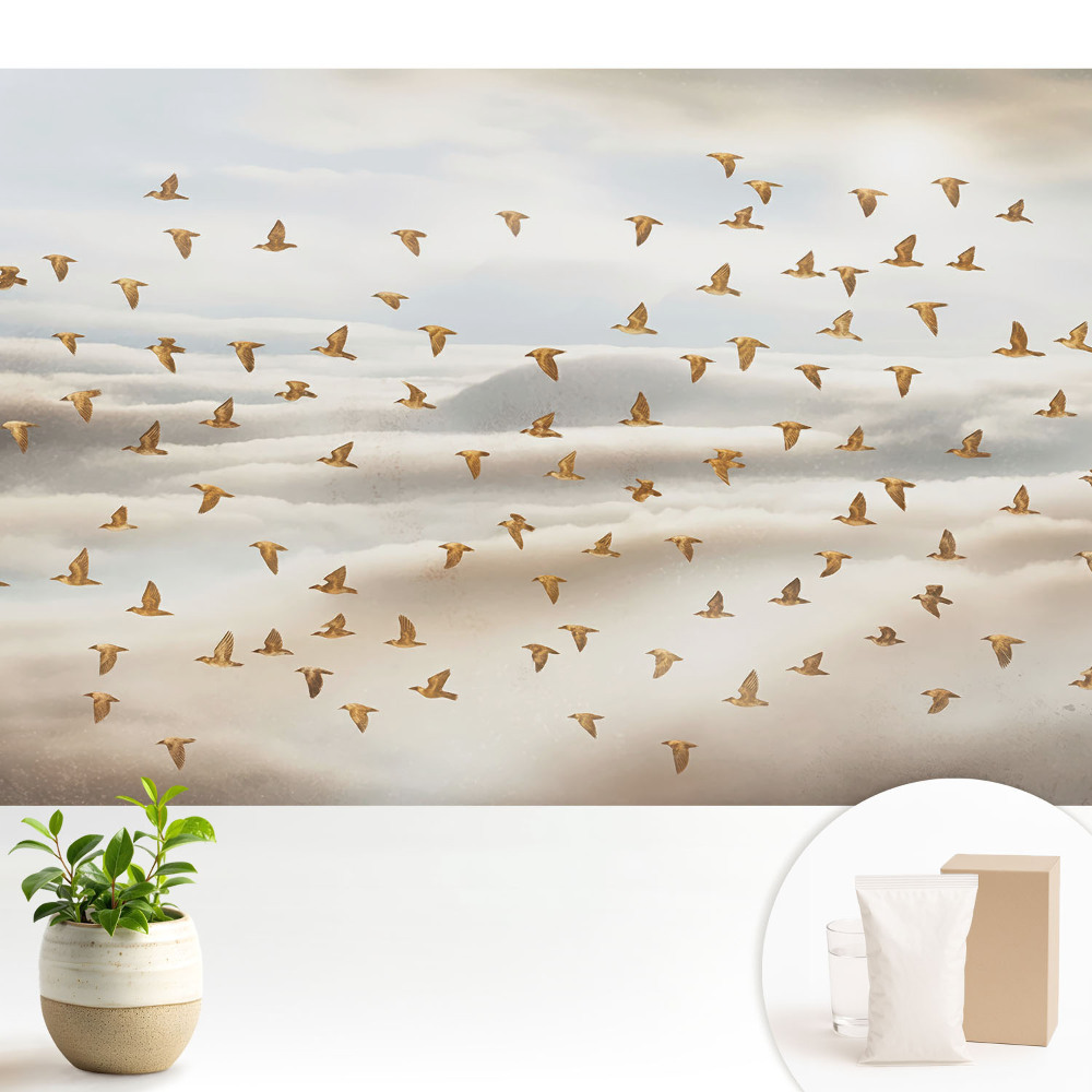 Păsări care zboară în nori