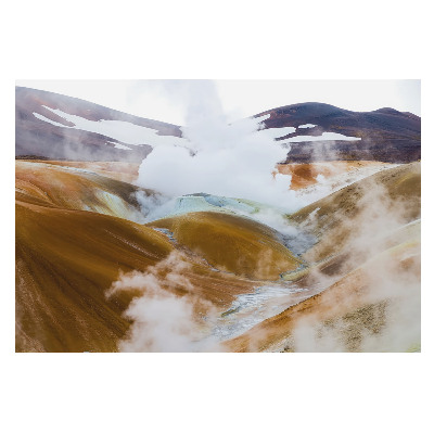 Dealuri colorate cu ceață naturală