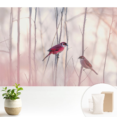 Păsări drăguțe în pădurea roz