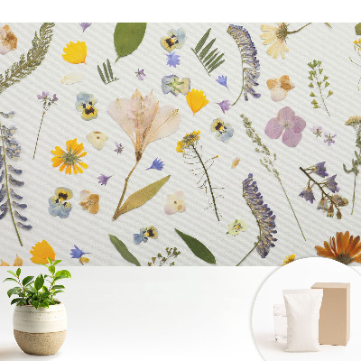 Flori uscate pe pânză albă