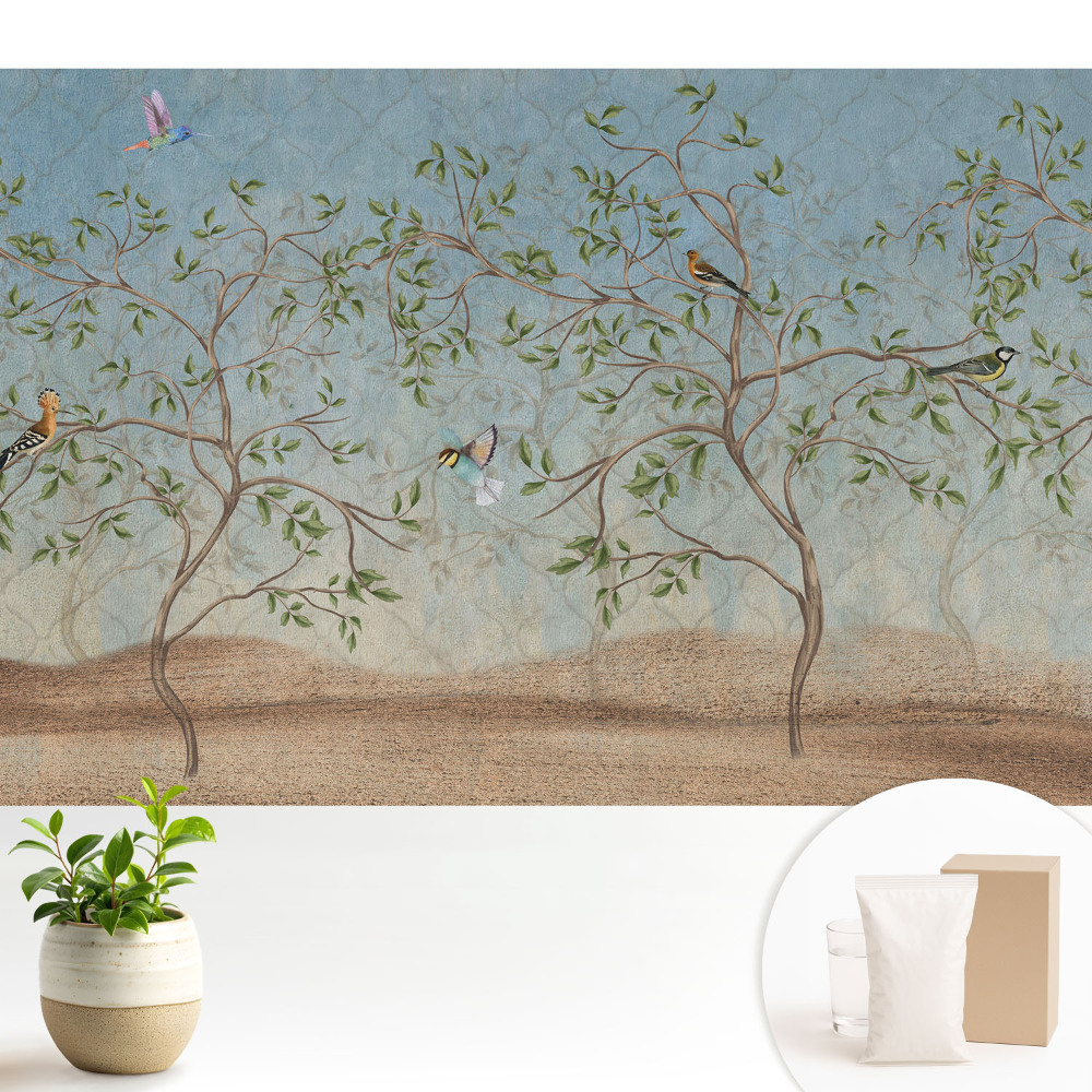 Păsări colorate pe un copac într-o atmosferă liniștită