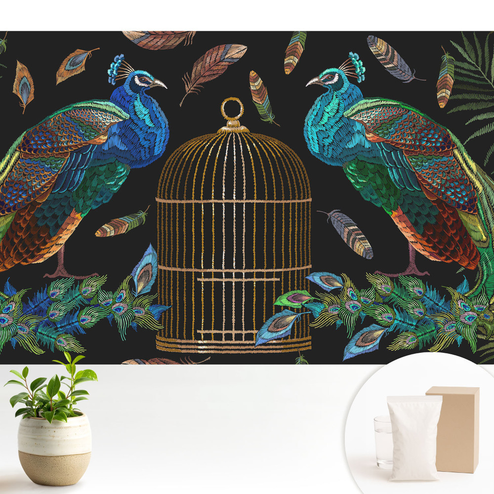 Păuni printre pene simetrice