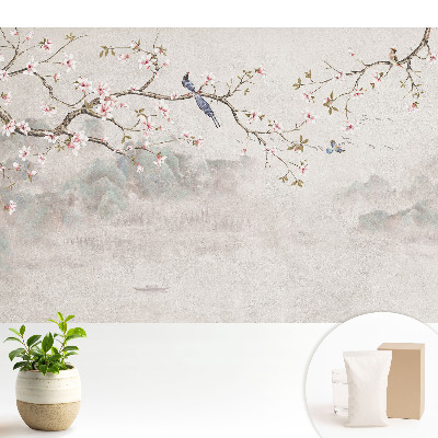 Flori și păsări delicate pe fundalul munților