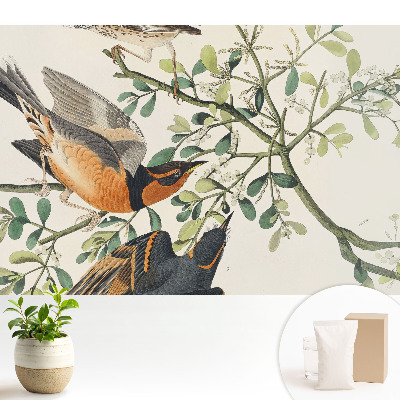 Păsări printre frunzele verzi