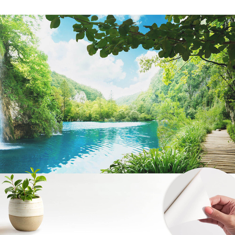 Păduri, cascade, lac