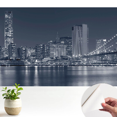 Panoramă nocturnă a orașului