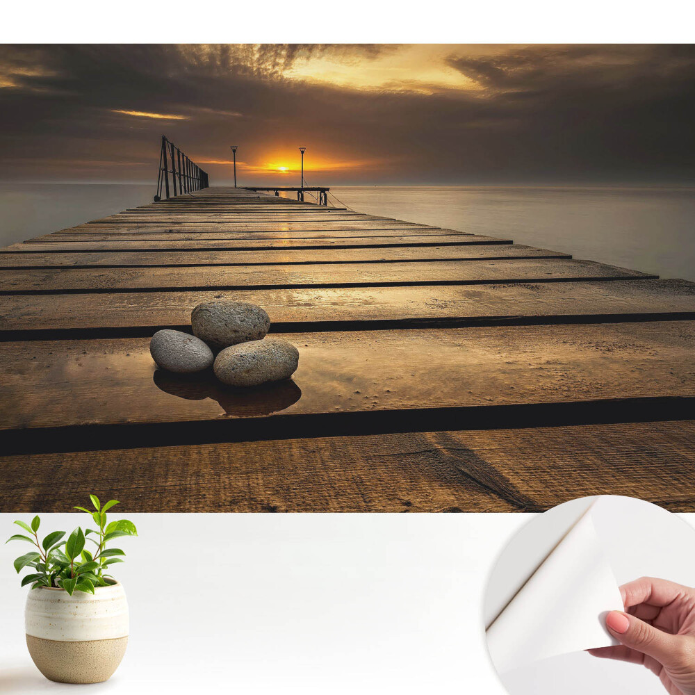 Pace armonioasă pe podul apusului de soare