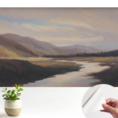 Peisaj de munte cu râu și nori