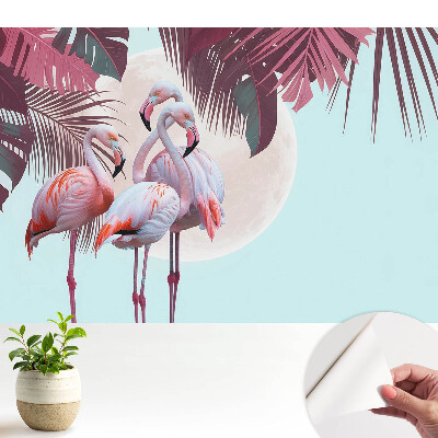 Flamingi colorați într-un cadru tropical