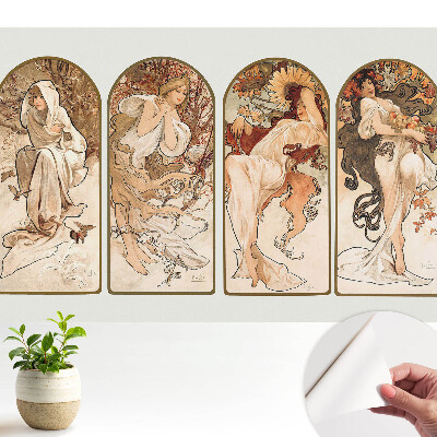 Patru femei în stil Art Nouveau