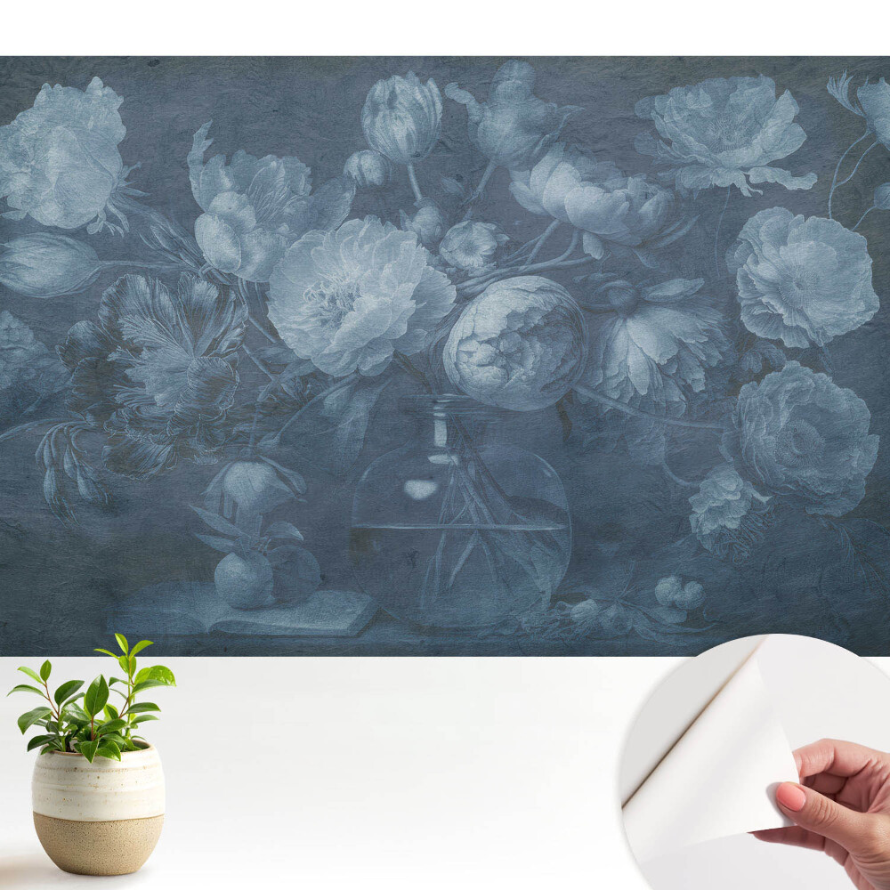 Flori într-o vază de sticlă, stil clasic