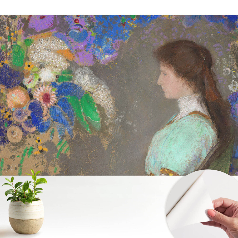 Femeie printre flori