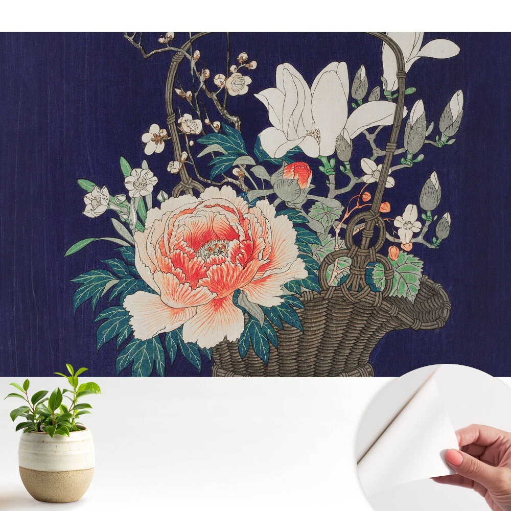 Un aranjament floral clasic într-un coș de răchită