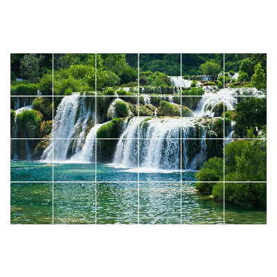 Autocolante gresie si faianta Cascade în împrejurimi verzi