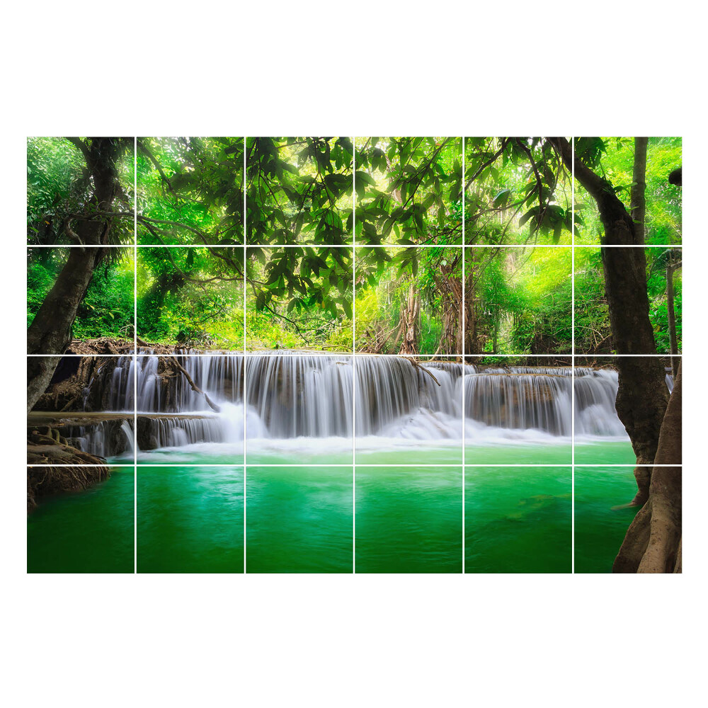 Autocolante pentru gresie Cascada în pădurea verde