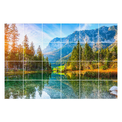 Autocolante pentru gresie Peisaj montan cu un lac