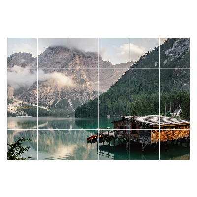 Autocolante gresie si faianta O cabana pitoreasca pe malul lacului