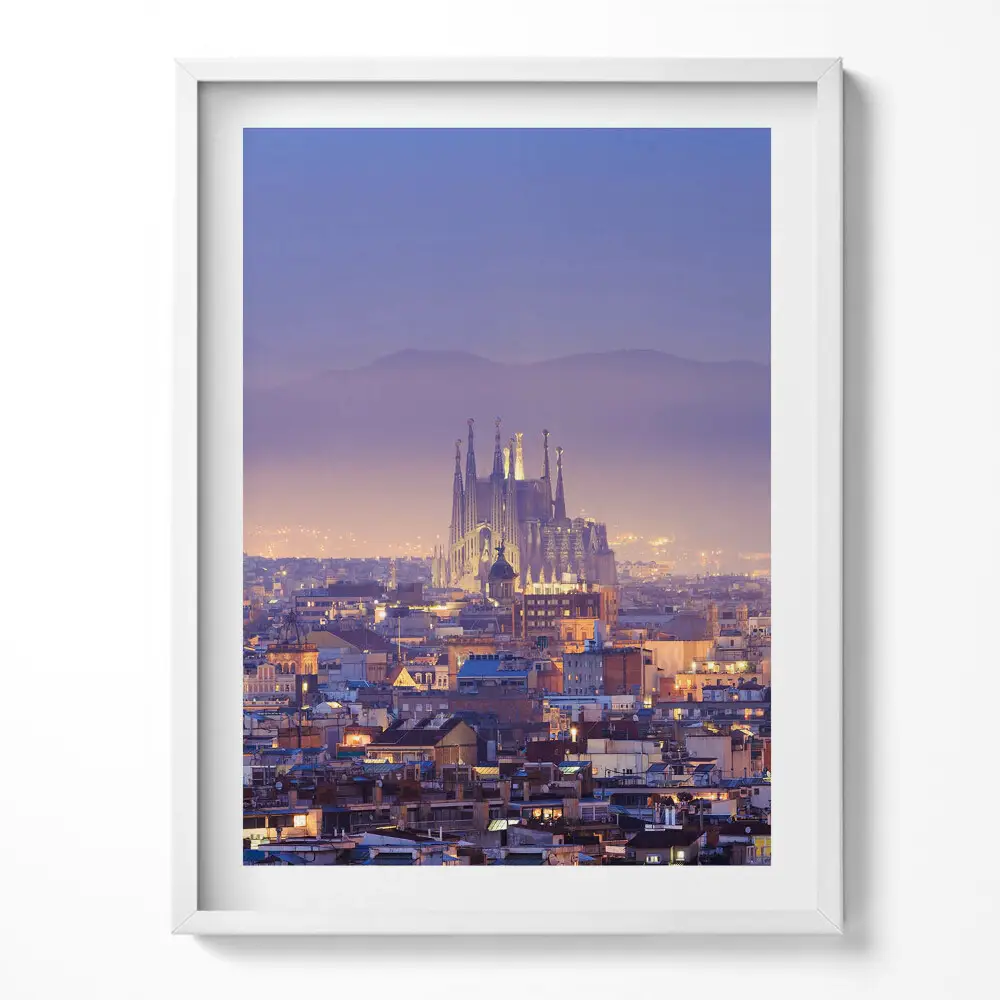 Tablou rama Vedere a Barcelonei și a Sagrada noaptea