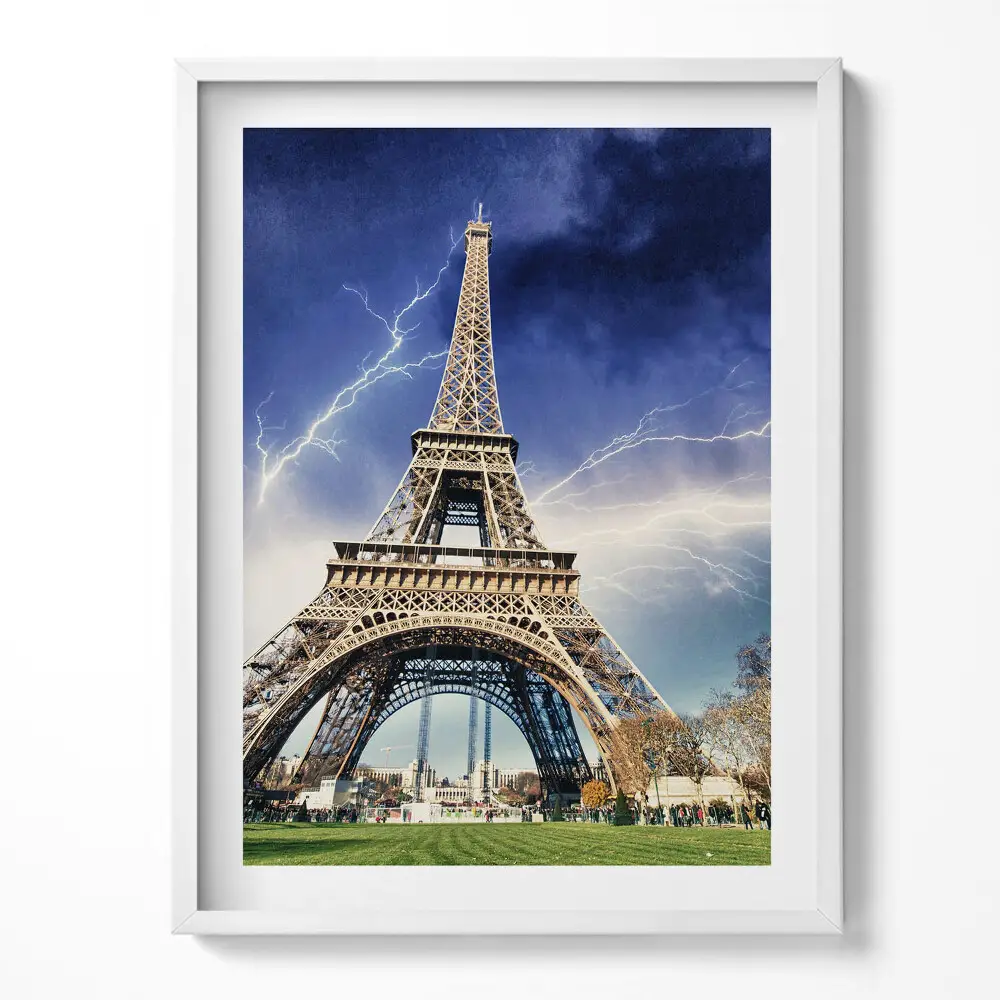 Tablou living cu rama Turnul Eiffel, fulgere și furtună