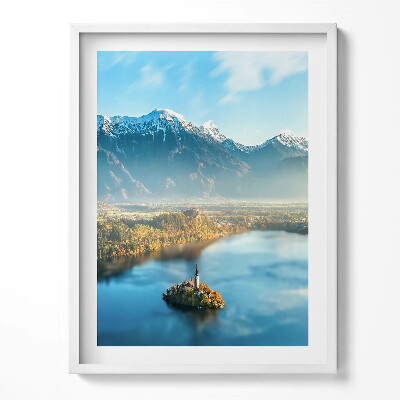 Tablou living cu rama Clădire pe un lac în munți