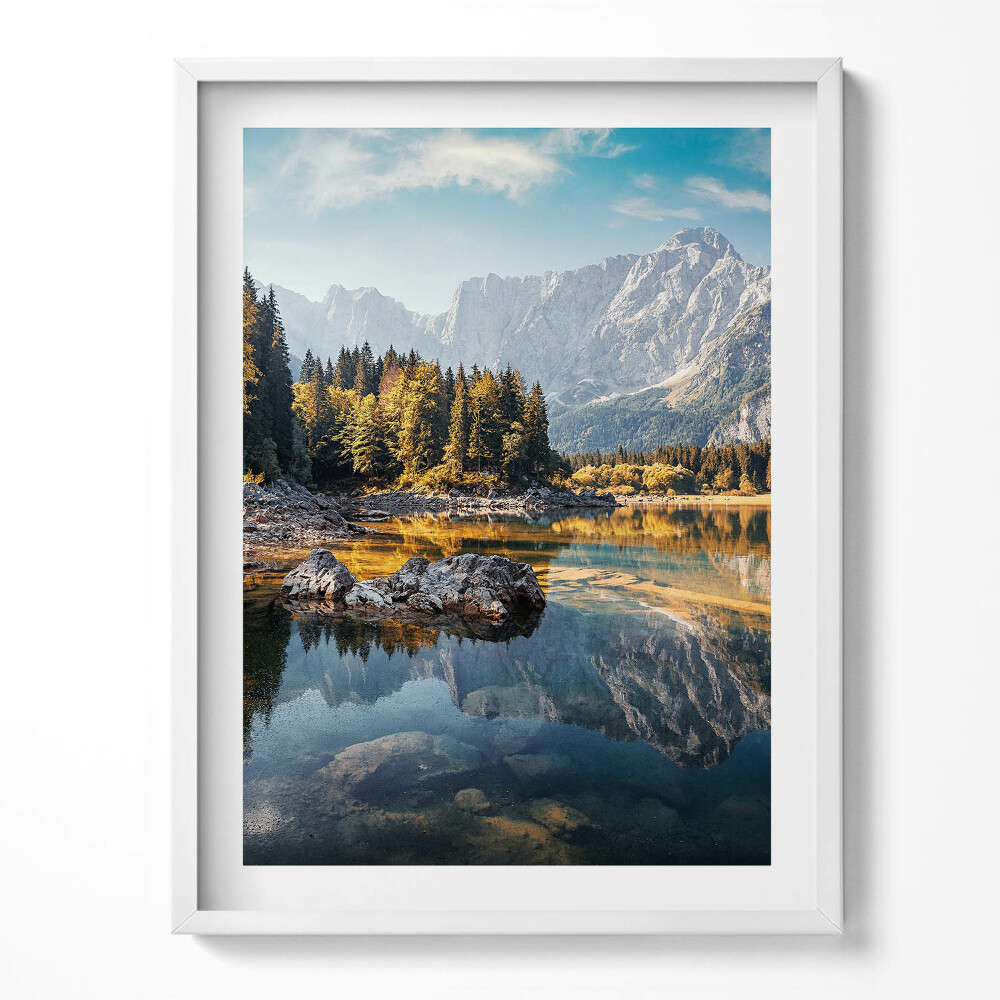 Tablou living cu rama Peisaj montan frumos cu un lac