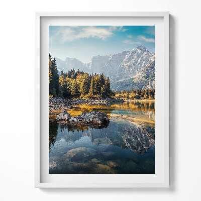 Tablou living cu rama Peisaj montan frumos cu un lac