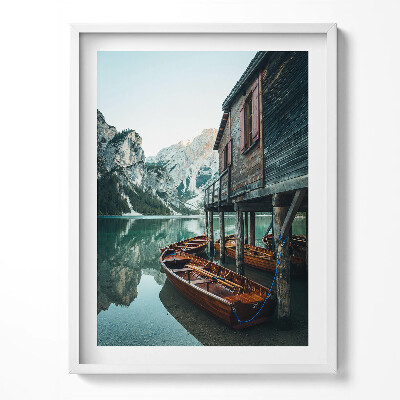 Tablou rama Cabană de munte pe lac și o barcă