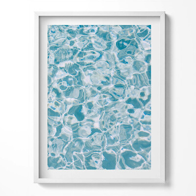 Tablou rama O pânză de apă albastră și transparentă