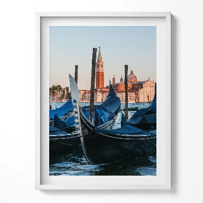 Tablou living cu rama Gondole venețiene pe apă, Italia