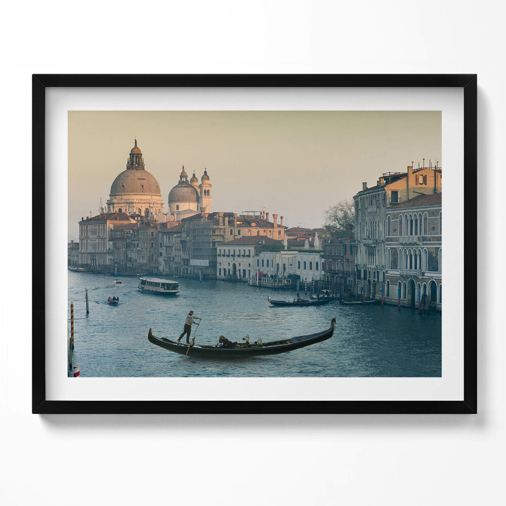 Tablou living cu rama Gondola în Veneția - Italia