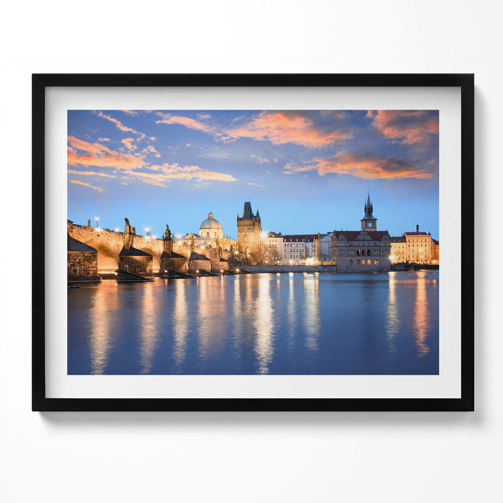 Tablou living cu rama Peisaj urban seara