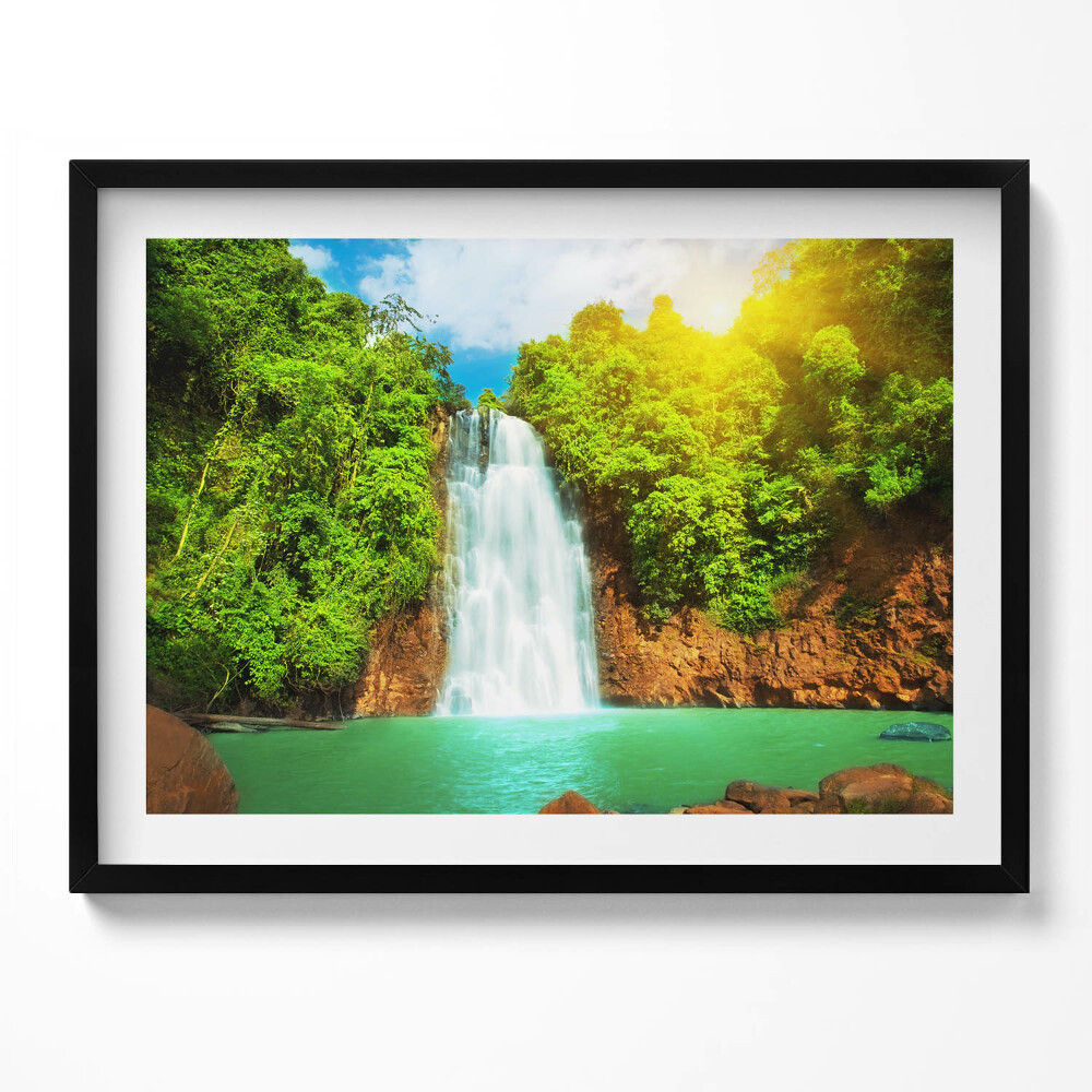 Tablou rama Peisaj cu o cascadă printre verdeață