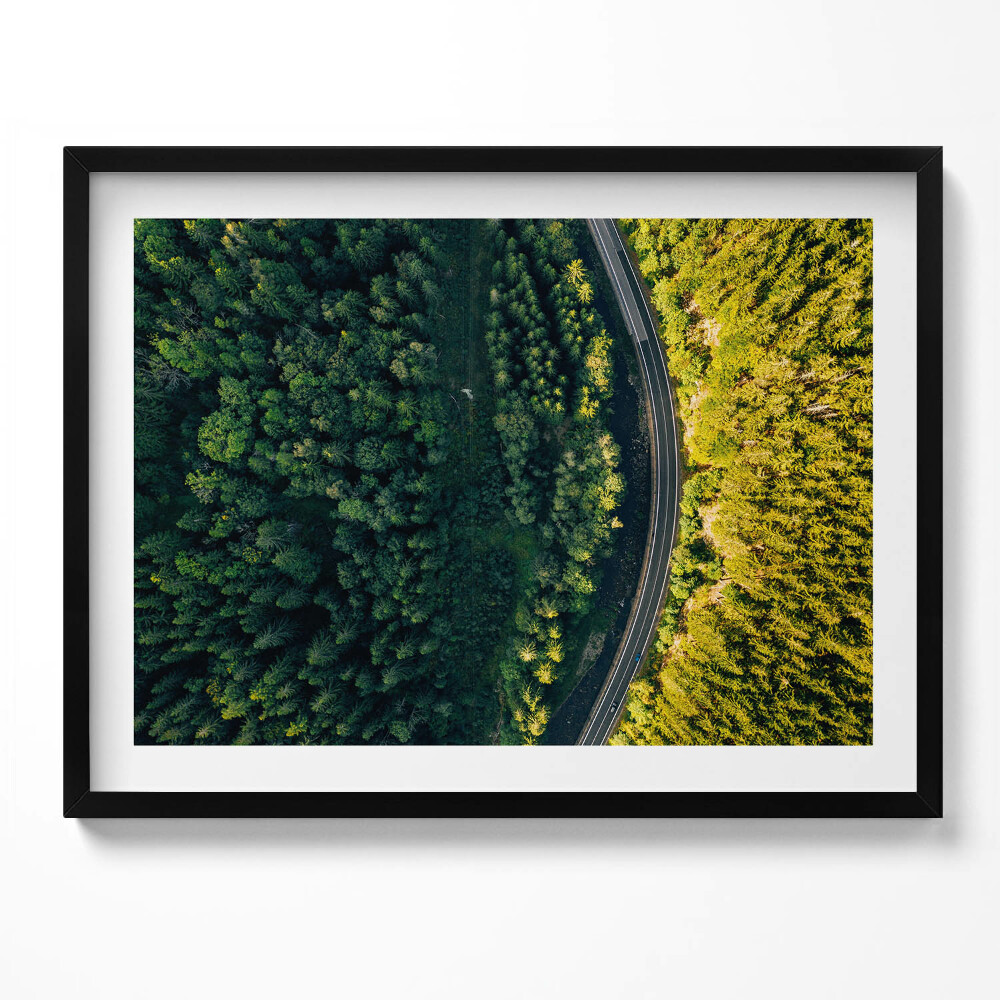 Tablou living cu rama Pădurea dintr-o dronă - muntele Śnieżka