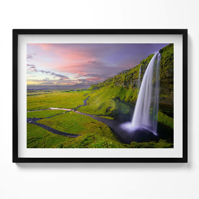 Tablou living cu rama Peisaj cu câmpuri și cascade