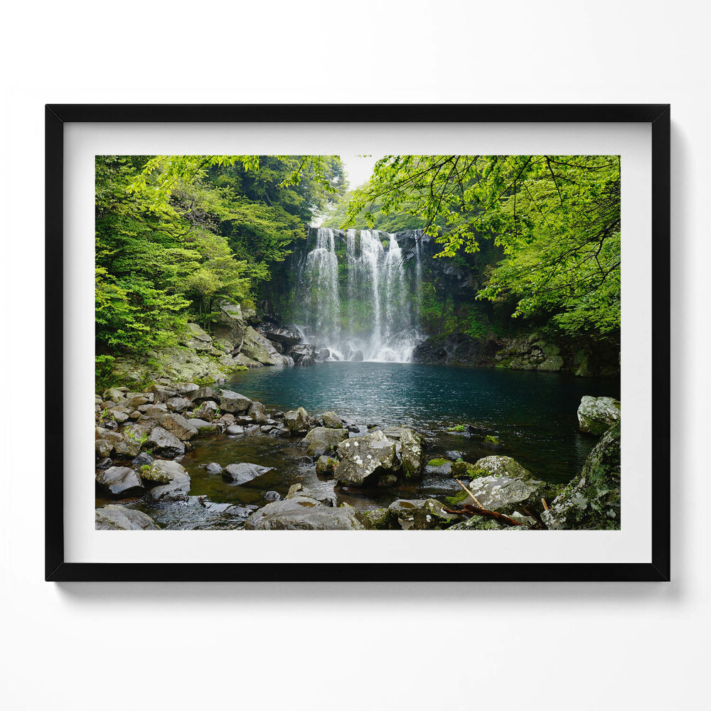 Tablou rama Cascadă și râu printre copaci