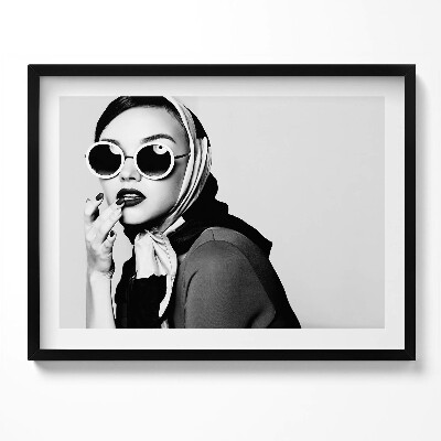 Tablou rama Portret alb-negru al unei femei într-un stil glamour