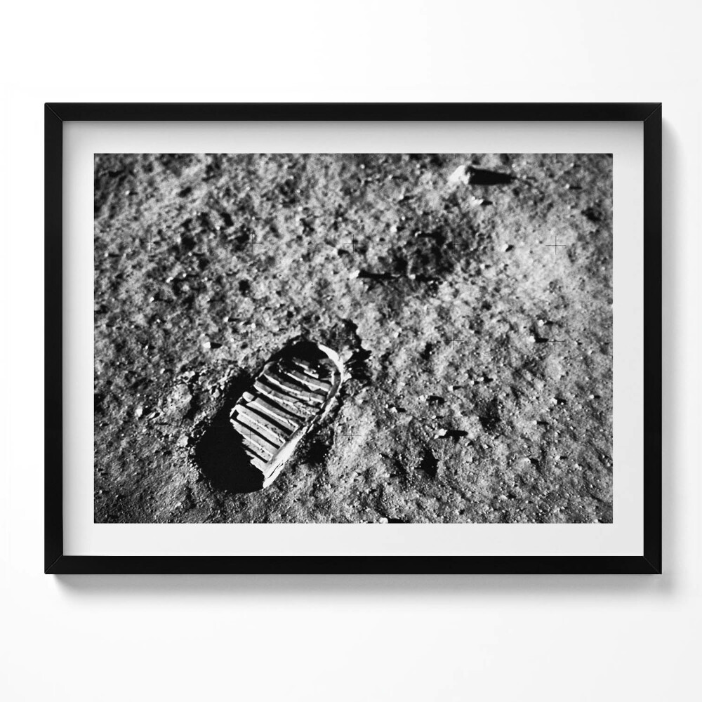 Tablou living cu rama Primul pas pe Lună Fotografie NASA