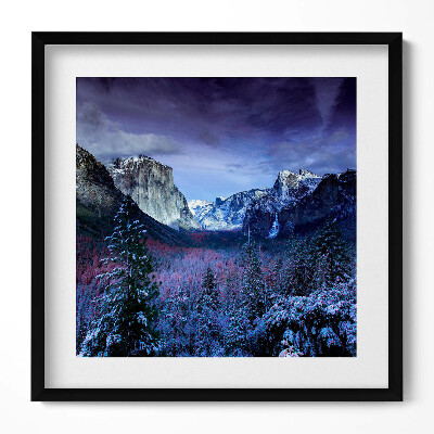 Tablou rama unic Peisaj de iarnă cu munți și păduri