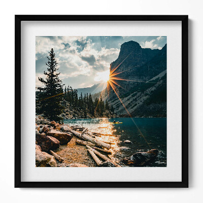 Tablou living cu rama unic Peisaj montan în razele soarelui