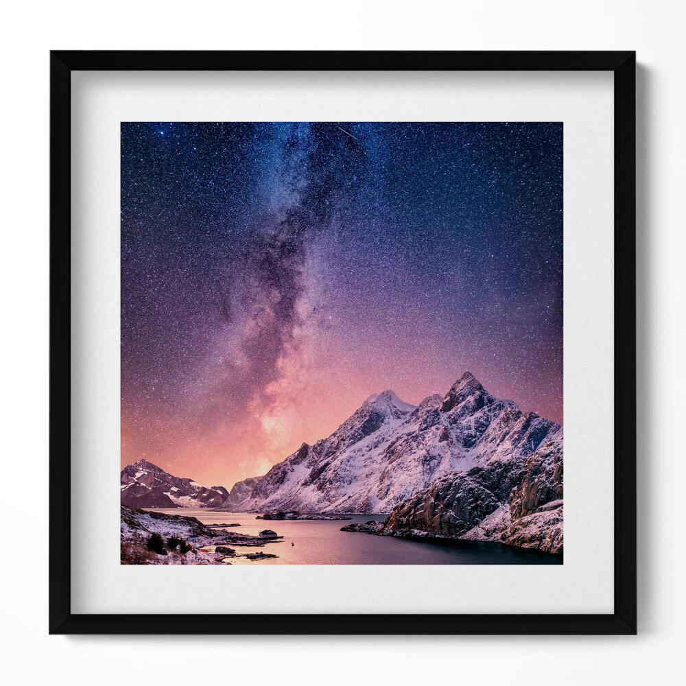 Tablou living cu rama unic Aurora și cerul înstelat peste munți