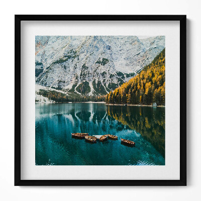 Tablou living cu rama unic Peisaj al unui lac de munte și al bărcilor