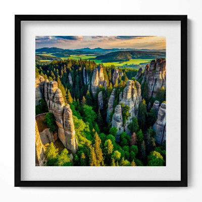 Tablou living cu rama unic O vedere de sus a peisajului cu munți și păduri unice