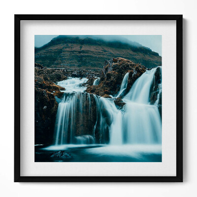 Tablou living cu rama unic Fotografie a unei cascade de munte