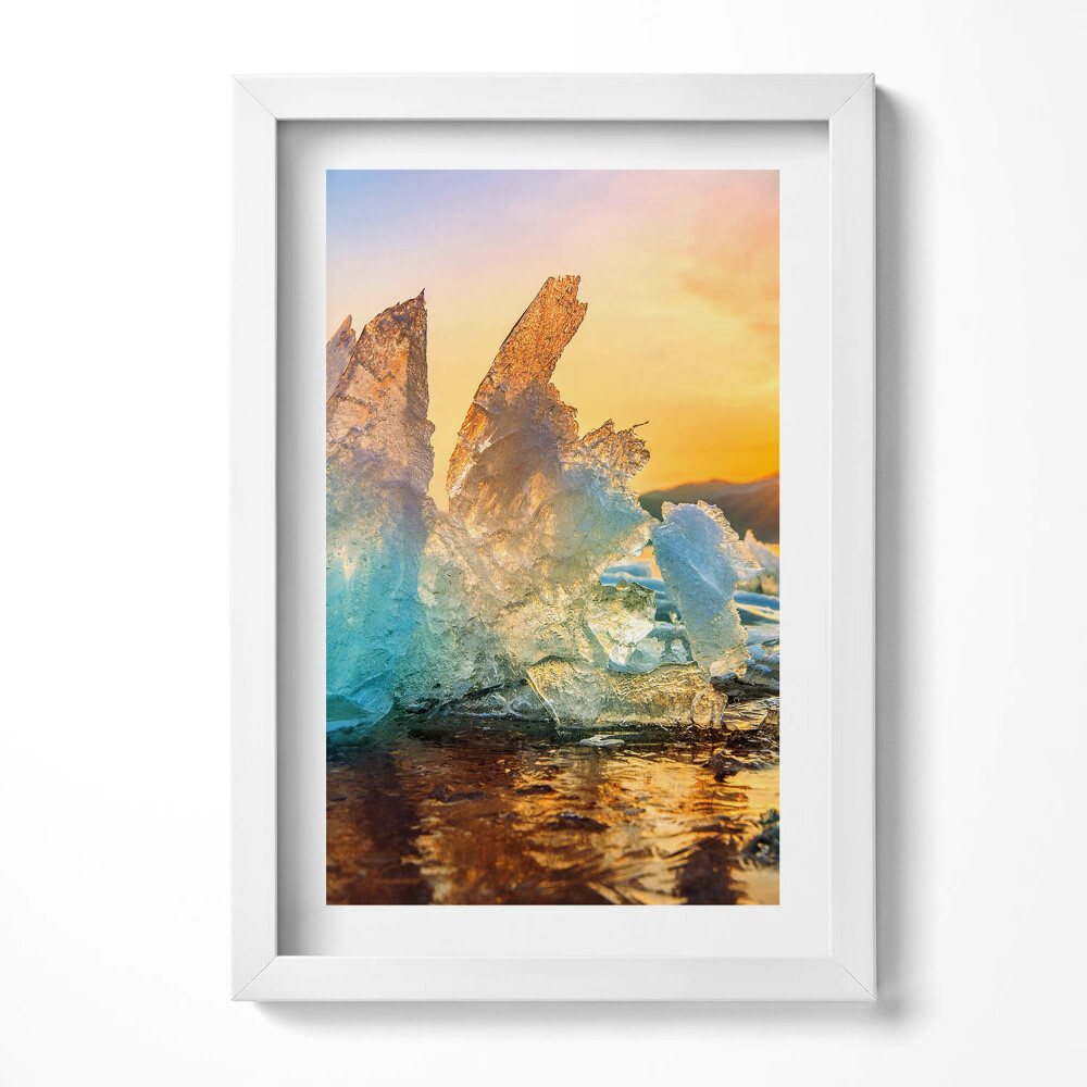 Tablou living cu rama decorativ O bucată de gheață la răsăritul soarelui