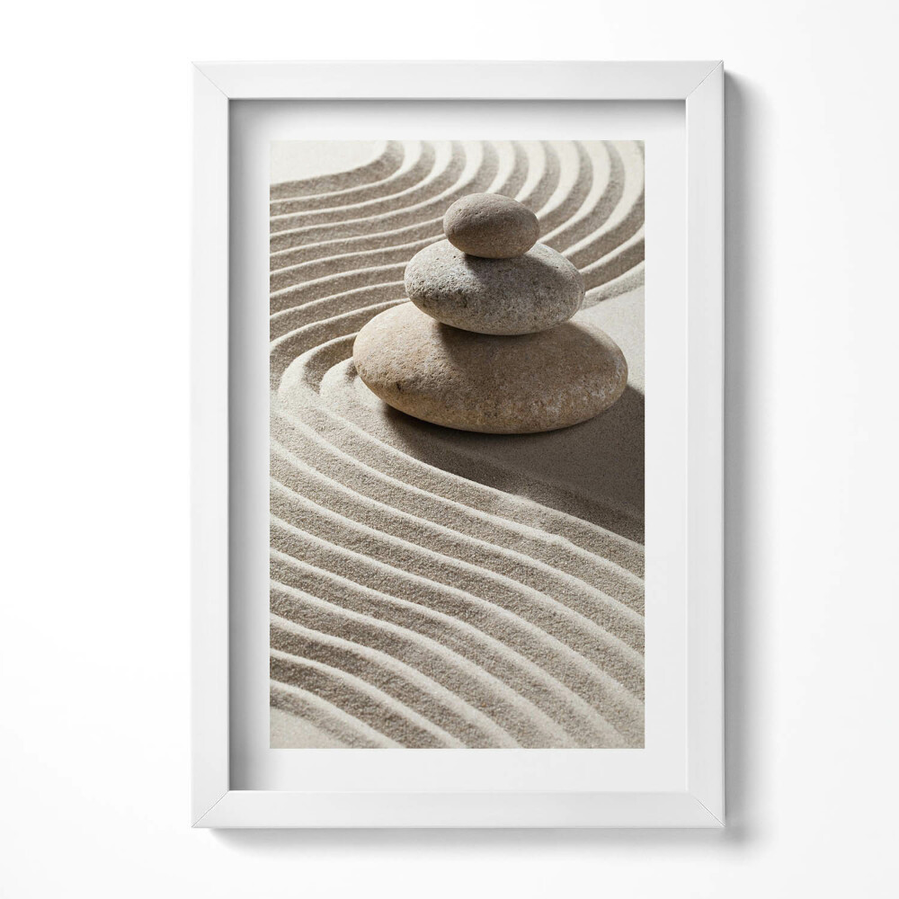Tablou rama decorativ O grămadă de pietre pe nisip zen