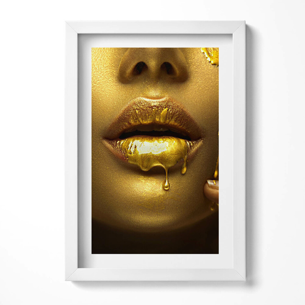 Tablou living cu rama decorativ Fața și buzele unei femei în aur