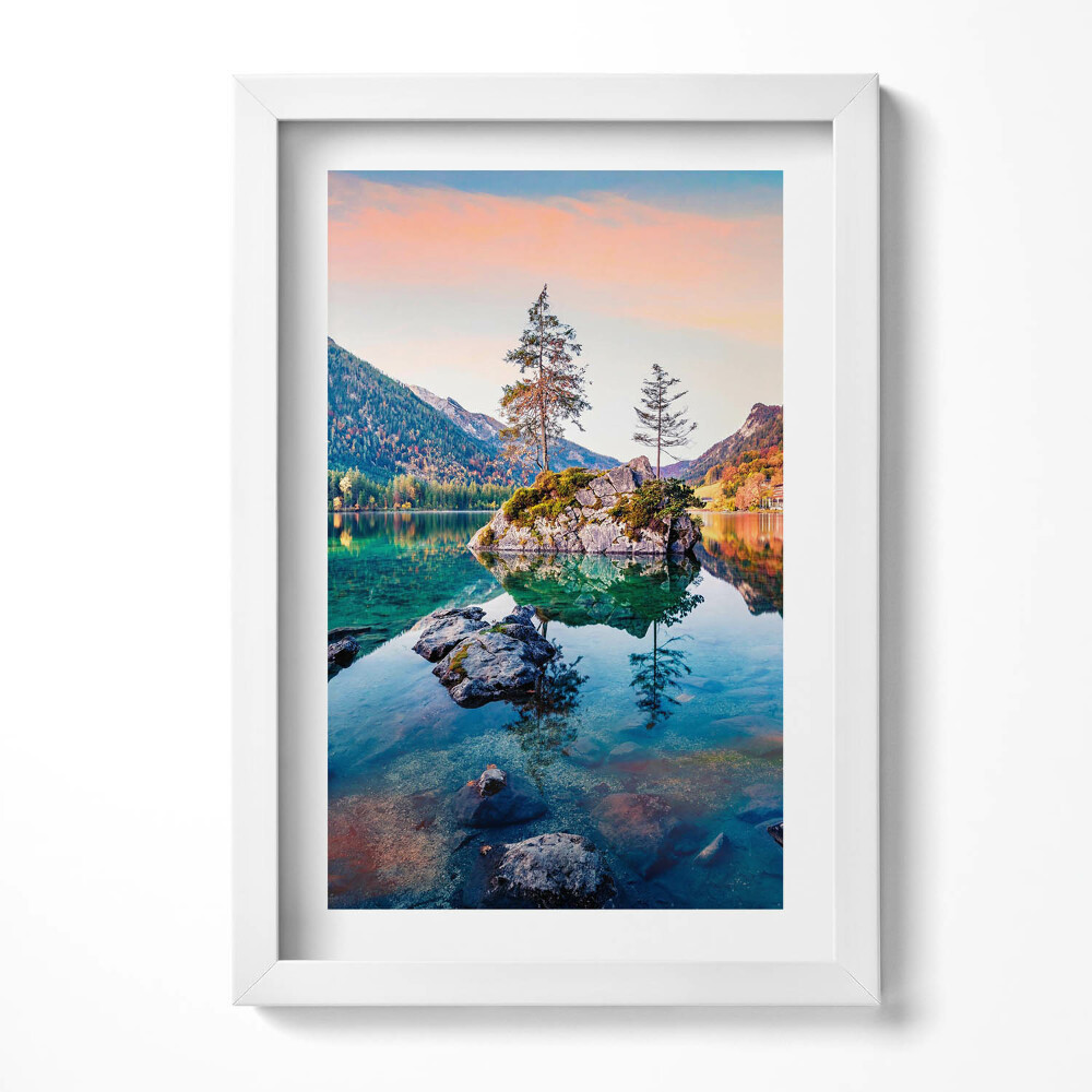 Tablou living cu rama decorativ Peisaj frumos al lacului de munte