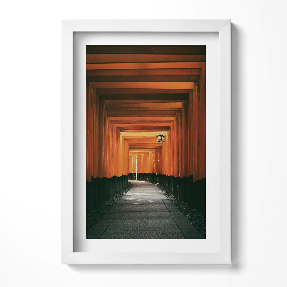 Tablou living cu rama decorativ Calea tradițională prin poarta torii